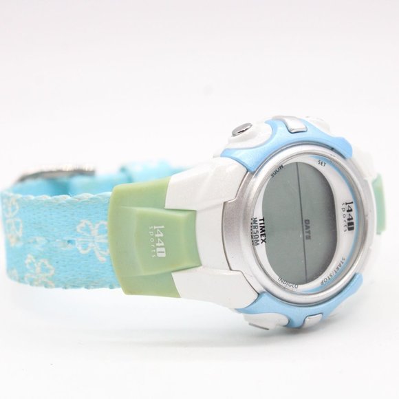 Vintage Timex Digital Watch Womens White Tone Stainless Steel Classic WR50M - Picture 5 of 8